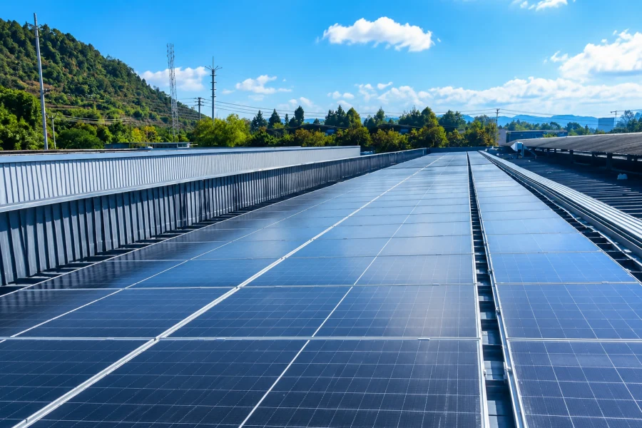 12.5MW Commercial Rooftop Solar PV Power Generation Project featuring large-scale rooftop photovoltaic arrays, high-efficiency solar modules, and intelligent monitoring systems for commercial and industrial renewable energy applications by Splendor Energy